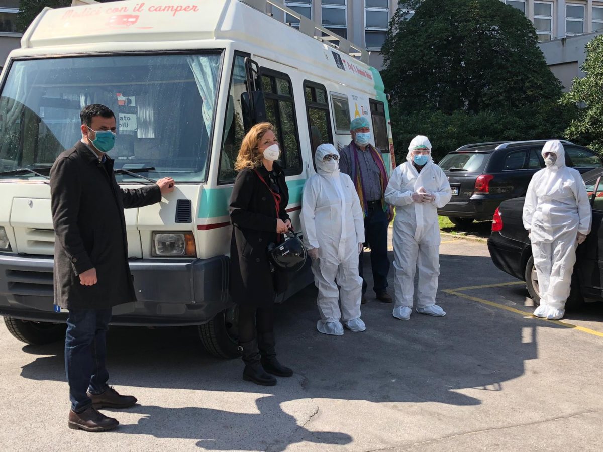 “Medici con il Camper” per controllare anziani e persone in difficoltà con l’emergenza Covid-19
